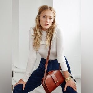 Sezane Cashmere Wool Connor Knit Sweater
Ruffle Ecru White Size M French Jumper